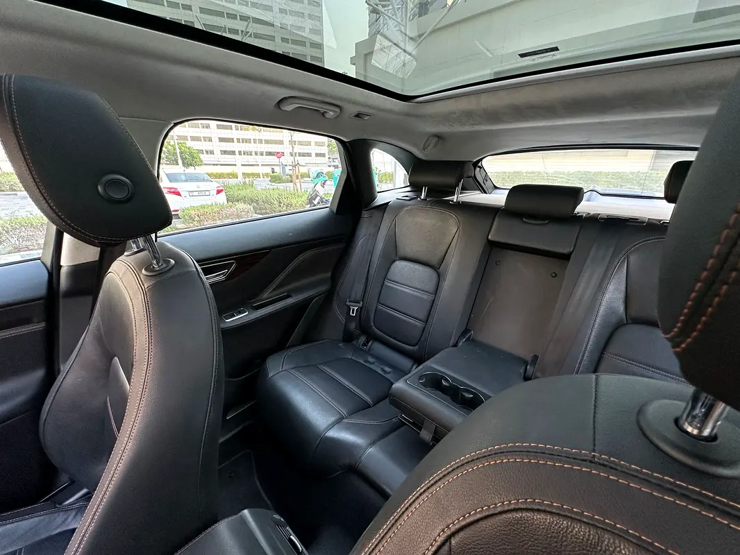 JAGUAR F-Pace Prestige 2019 - photo 11 - Import Émirats | International Cars