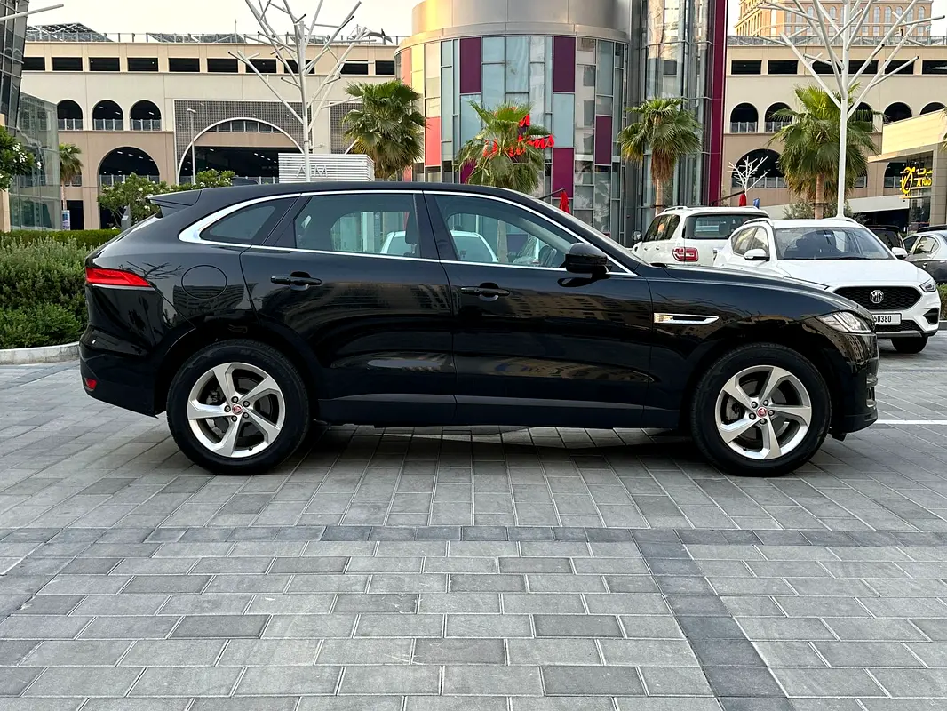 JAGUAR F-Pace Prestige 2019 - photo 2 - Import Émirats | International Cars