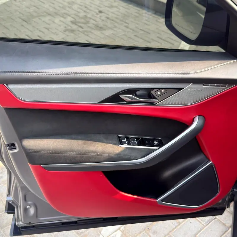 JAGUAR F-Pace SVR 2022 - photo 7 - Import Émirats | International Cars