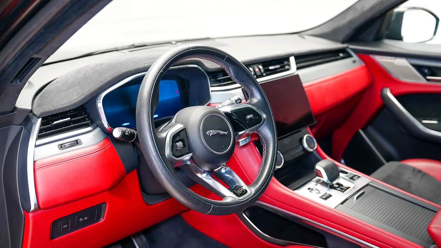JAGUAR F-Pace SVR 2023 - photo 5 - Import Émirats | International Cars