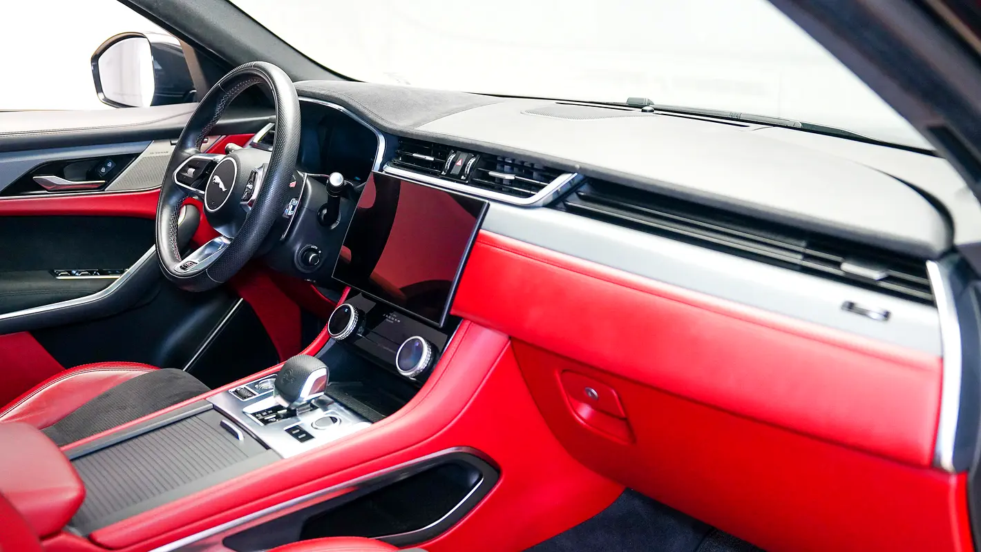 JAGUAR F-Pace SVR 2023 - photo 7 - Import Émirats | International Cars
