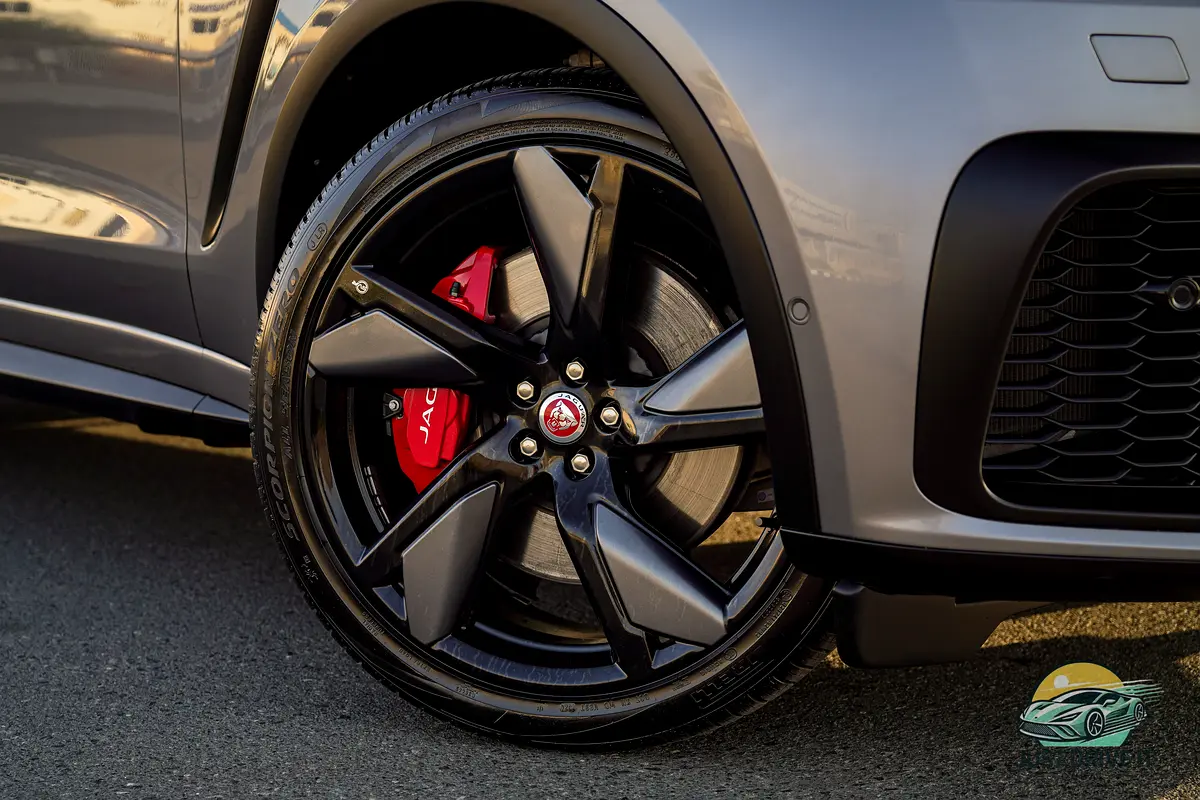 JAGUAR F-Pace SVR 2022 - photo 4 - Import Émirats | International Cars