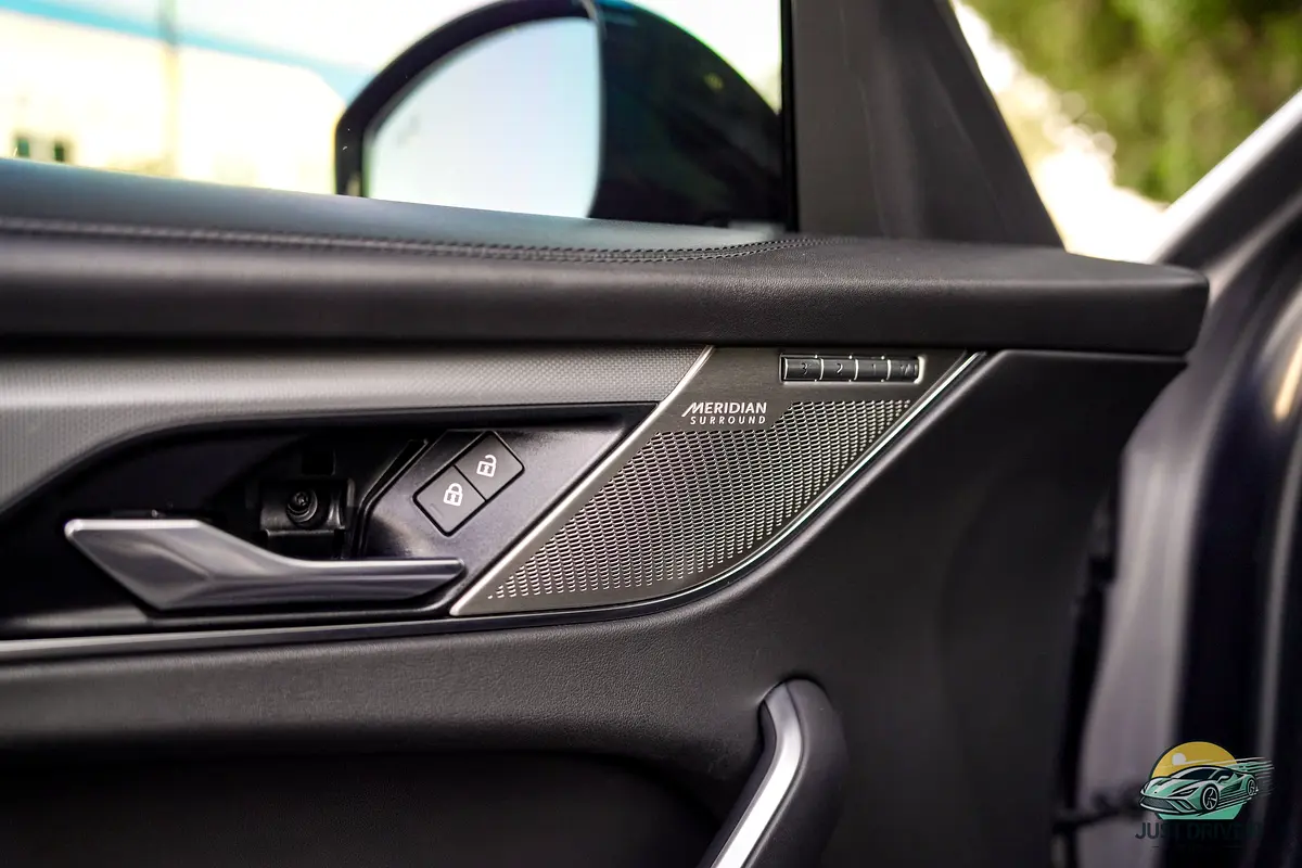 JAGUAR F-Pace SVR 2022 - photo 5 - Import Émirats | International Cars