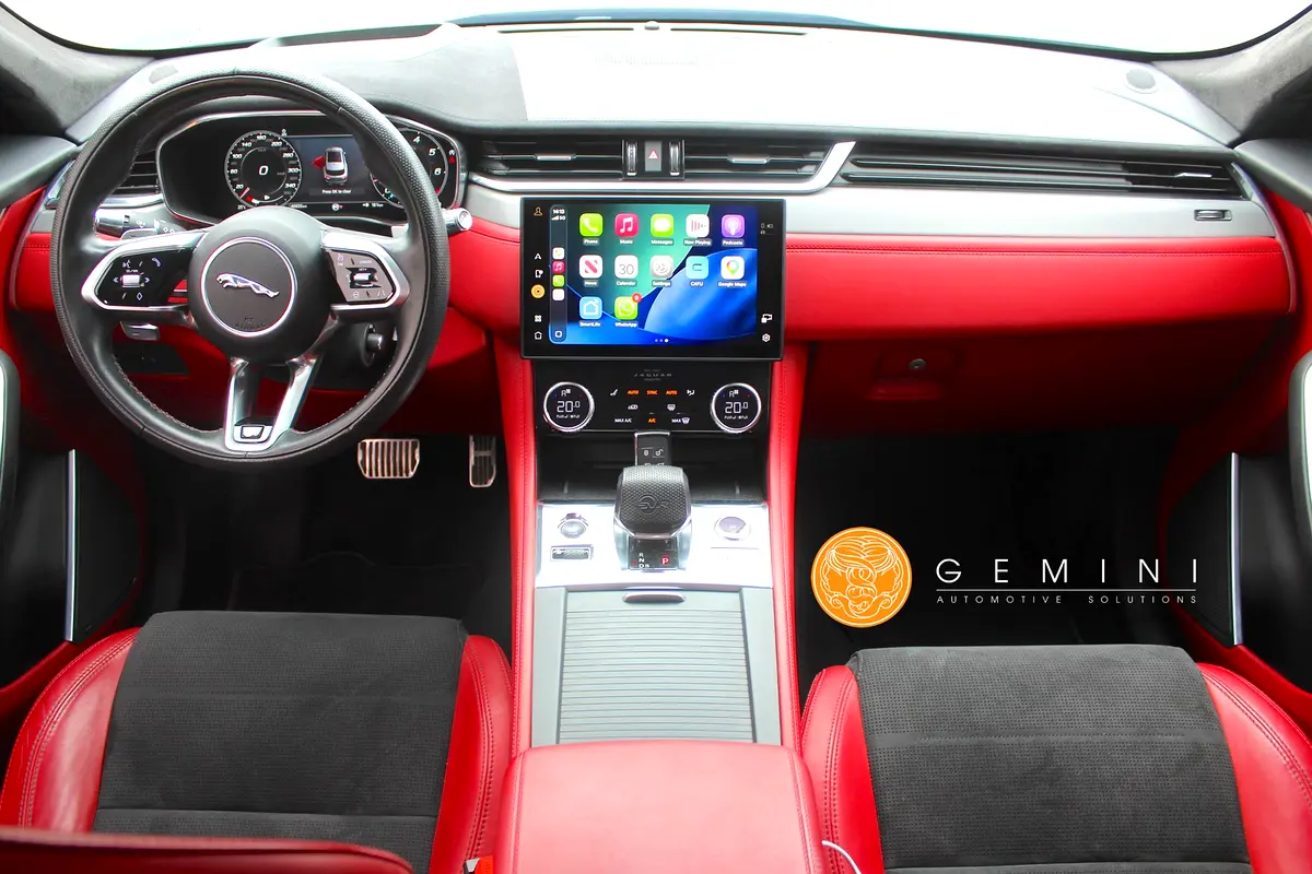 JAGUAR F-Pace SVR 2021 - photo 12 - Import Émirats | International Cars