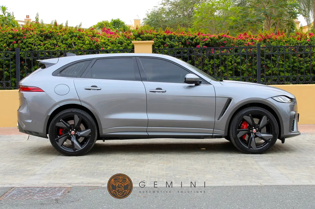 JAGUAR F-Pace SVR 2021 - photo 4 - Import Émirats | International Cars