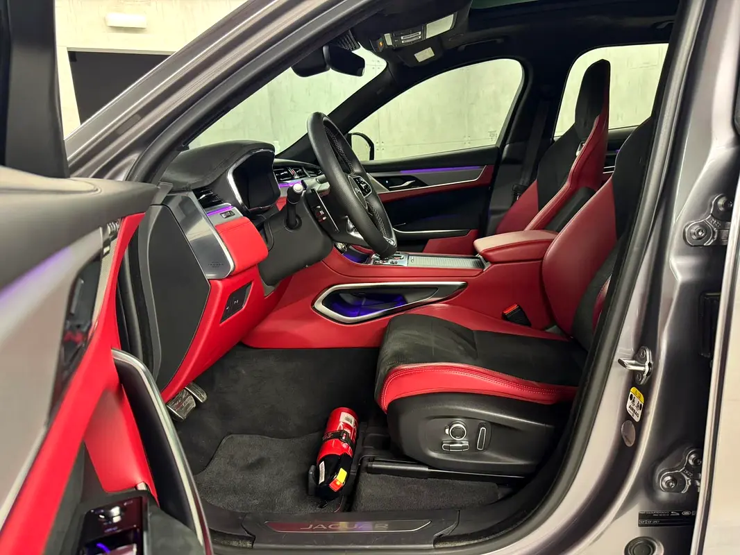 JAGUAR F-Pace SVR 2024 - photo 10 - Import Émirats | International Cars