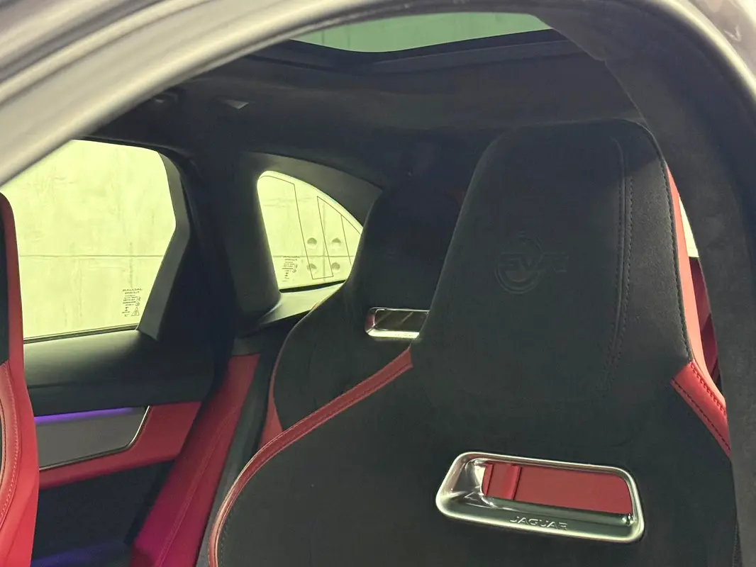 JAGUAR F-Pace SVR 2024 - photo 11 - Import Émirats | International Cars