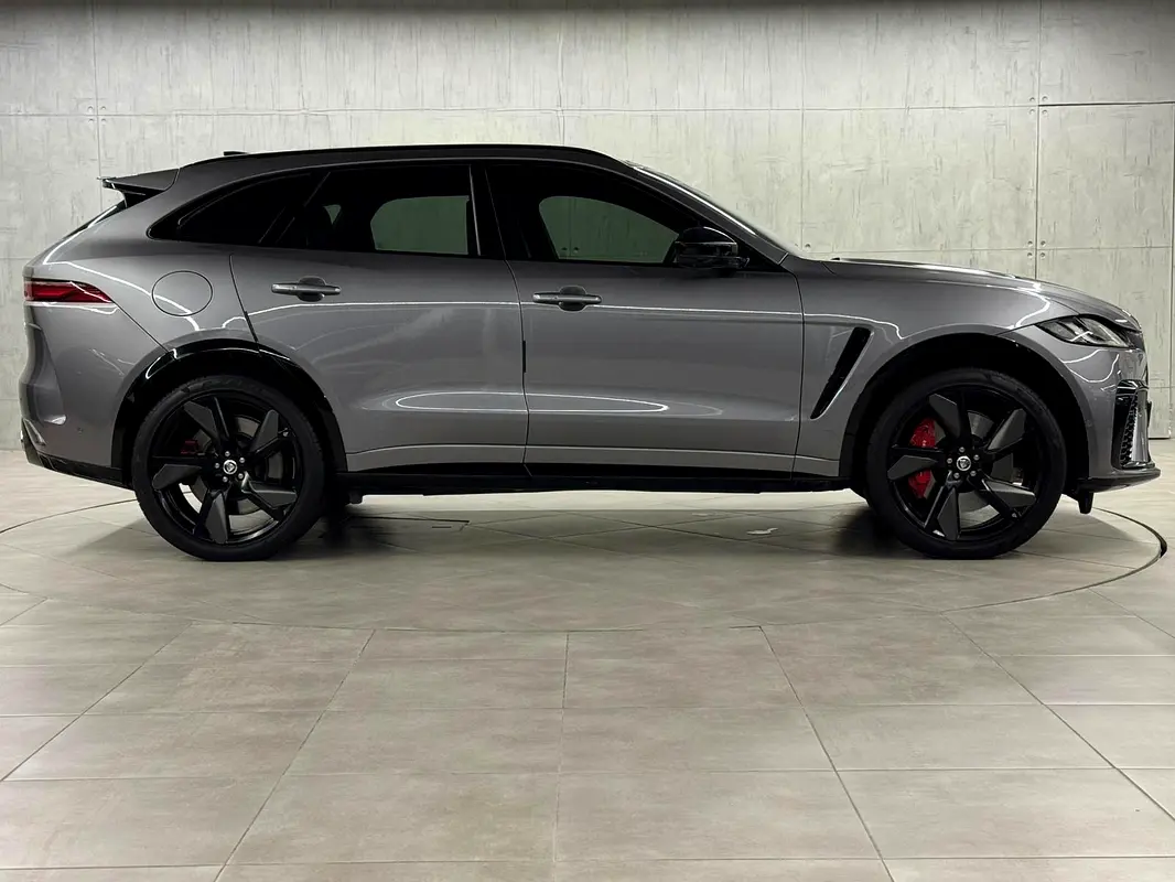 JAGUAR F-Pace SVR 2024 - photo 3 - Import Émirats | International Cars