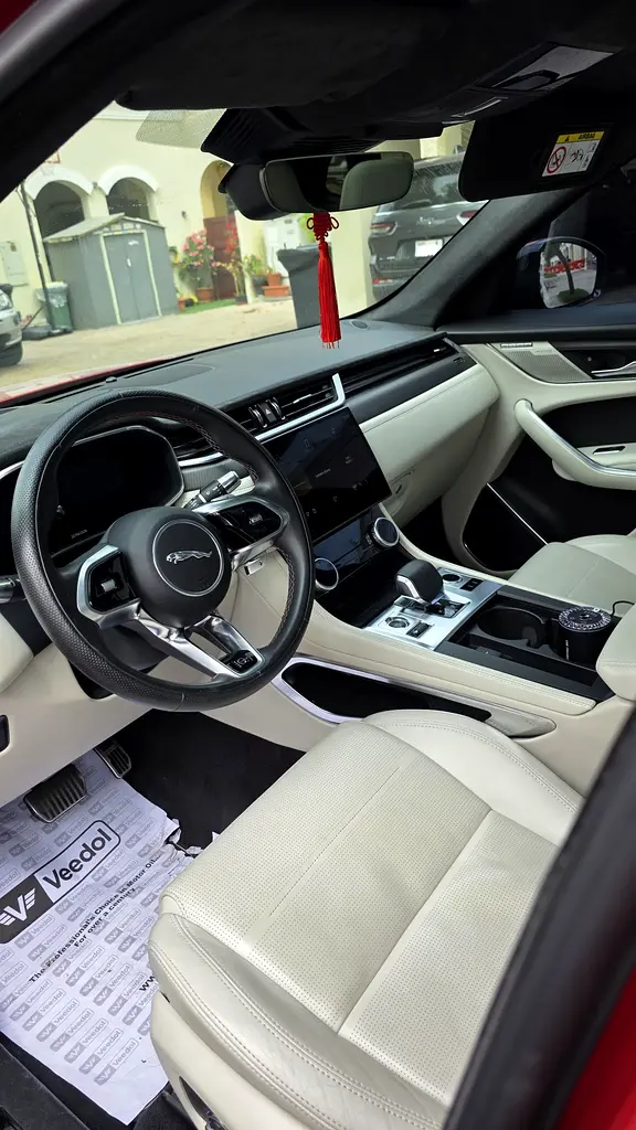 JAGUAR F-Pace SVR 2021 - photo 3 - Import Émirats | International Cars