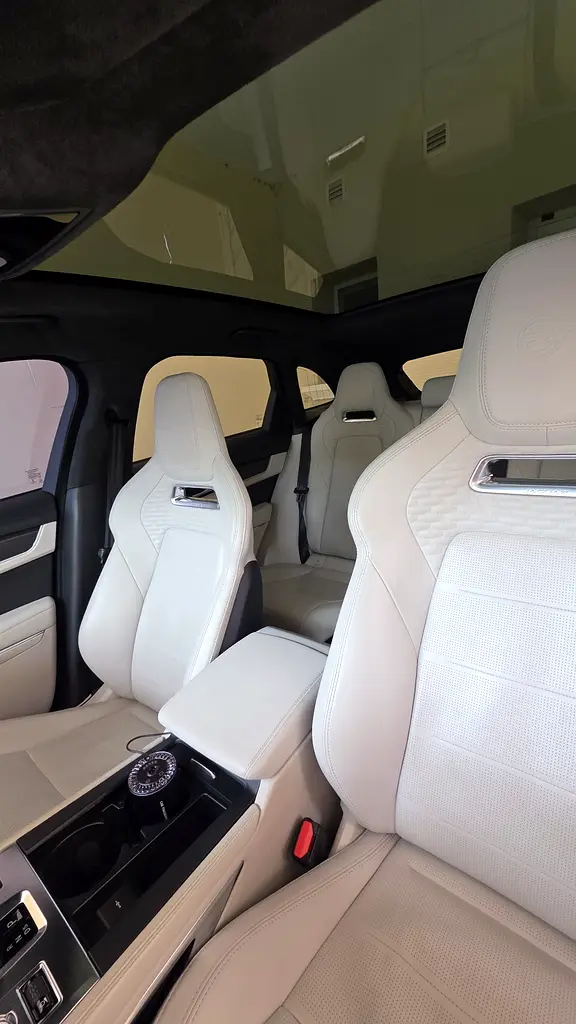 JAGUAR F-Pace SVR 2021 - photo 7 - Import Émirats | International Cars