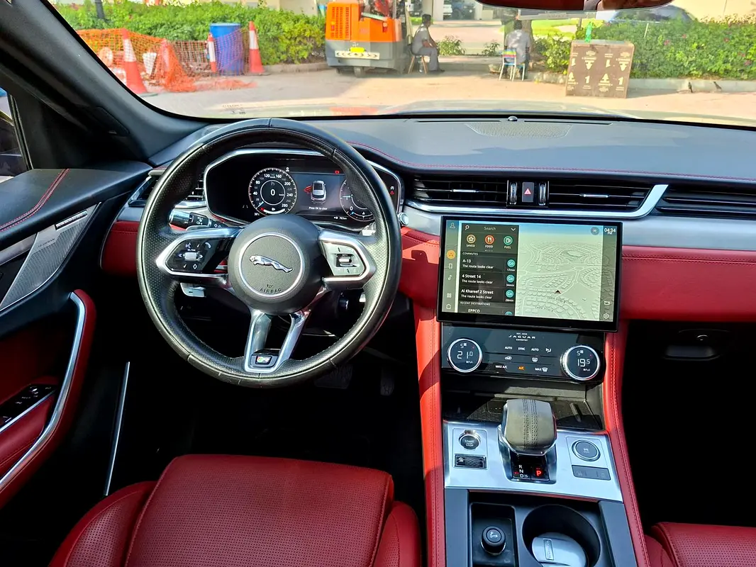 JAGUAR F-Pace R-Dynamic SE 2021 - photo 10 - Import Émirats | International Cars