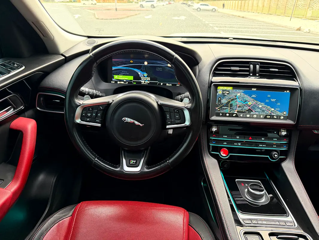 JAGUAR F-Pace R-Dynamic 2018 - photo 3 - Import Émirats | International Cars