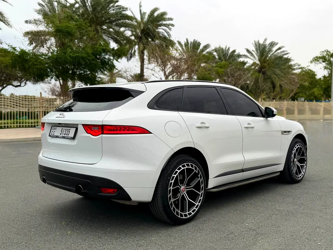 JAGUAR F-Pace R-Dynamic 2018 - photo 6 - Import Émirats | International Cars