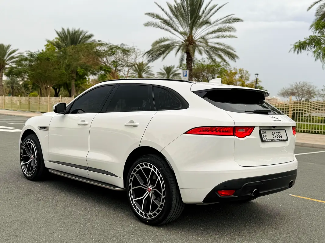 JAGUAR F-Pace R-Dynamic 2018 - photo 7 - Import Émirats | International Cars