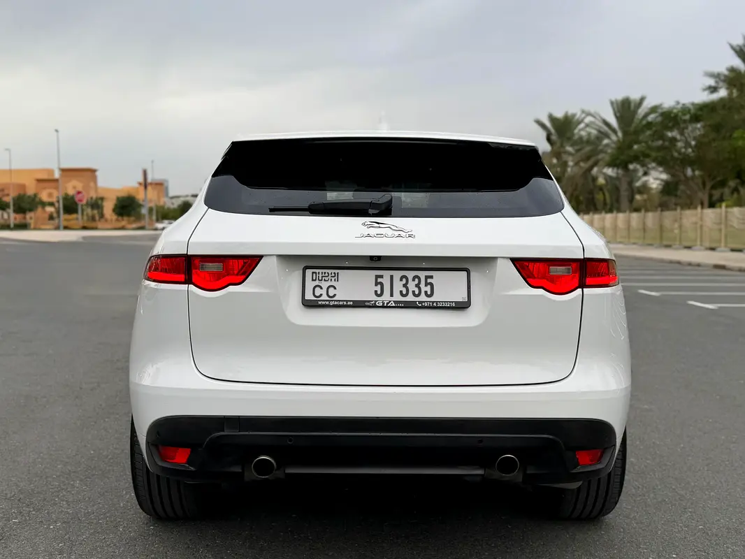 JAGUAR F-Pace R-Dynamic 2018 - photo 8 - Import Émirats | International Cars