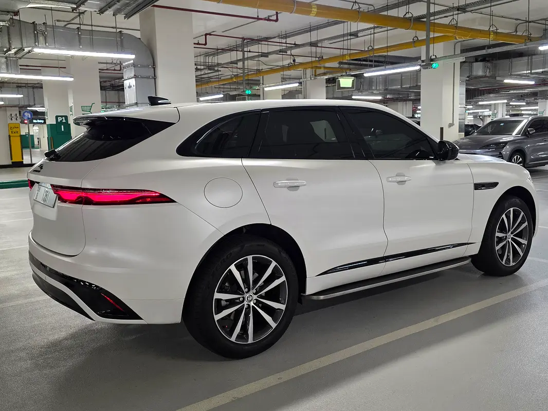 JAGUAR F-Pace R-Dynamic SE 2024 - photo 5 - Import Émirats | International Cars