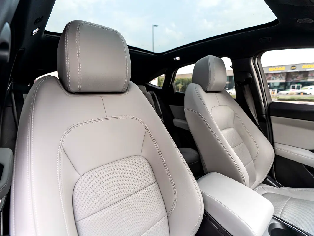 JAGUAR E-Pace R-Dynamic SE 2024 - photo 11 - Import Émirats | International Cars