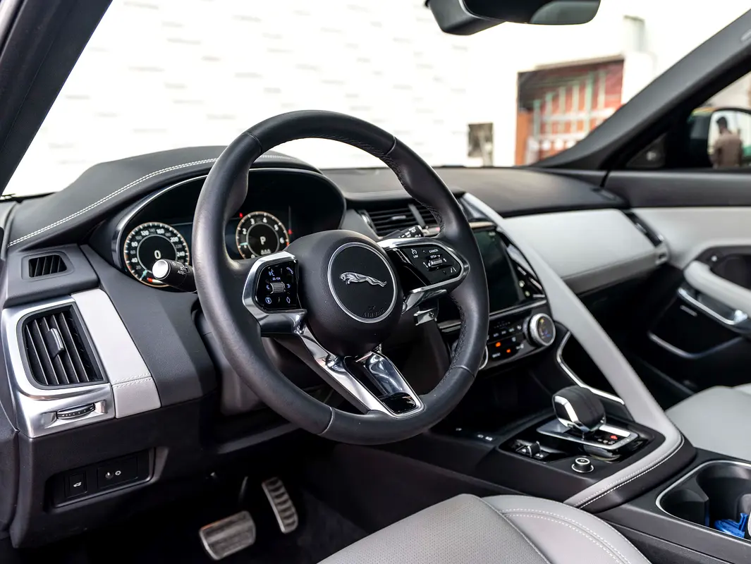 JAGUAR E-Pace R-Dynamic SE 2024 - photo 9 - Import Émirats | International Cars