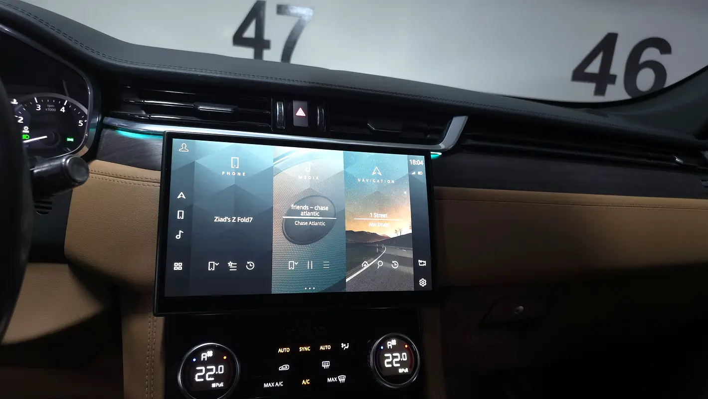 JAGUAR F-Pace P250 AWD 2021 - photo 6 - Import Émirats | International Cars