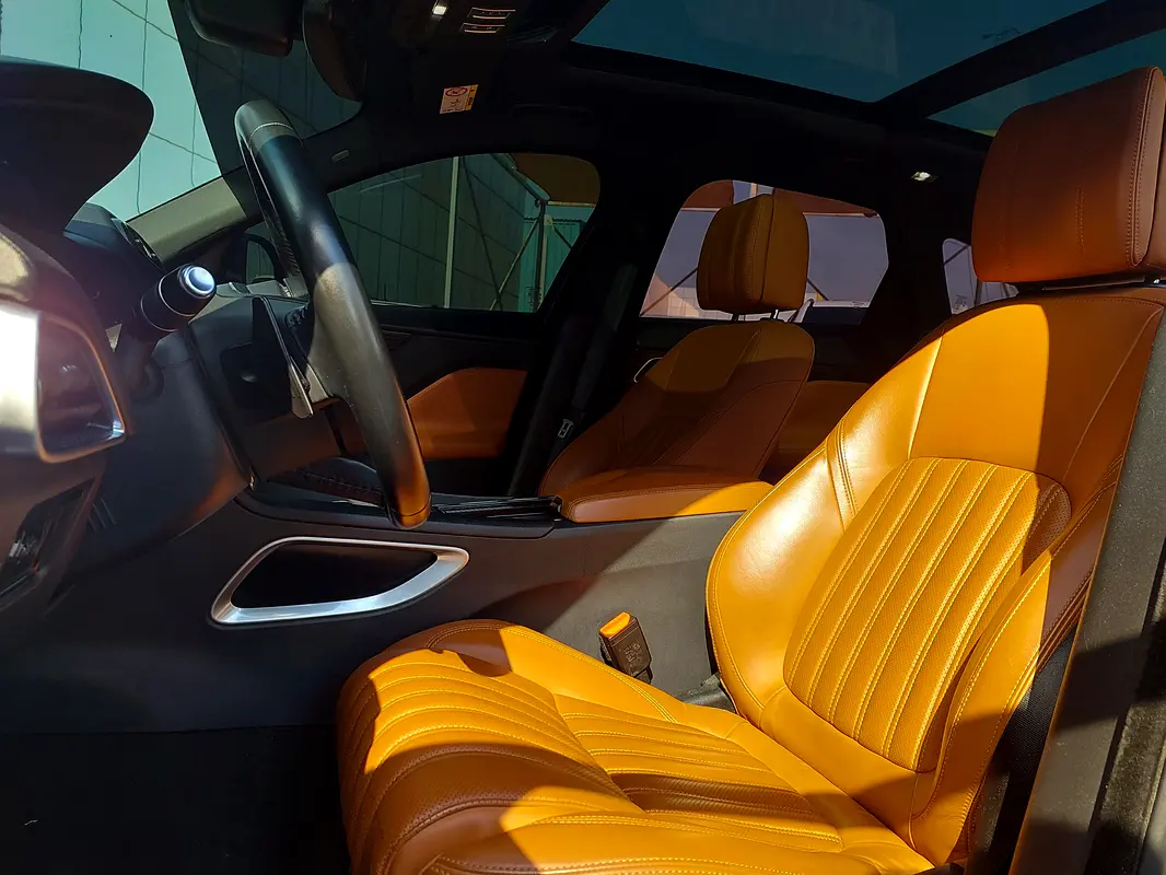 JAGUAR F-Pace 25T 2018 - photo 12 - Import Émirats | International Cars