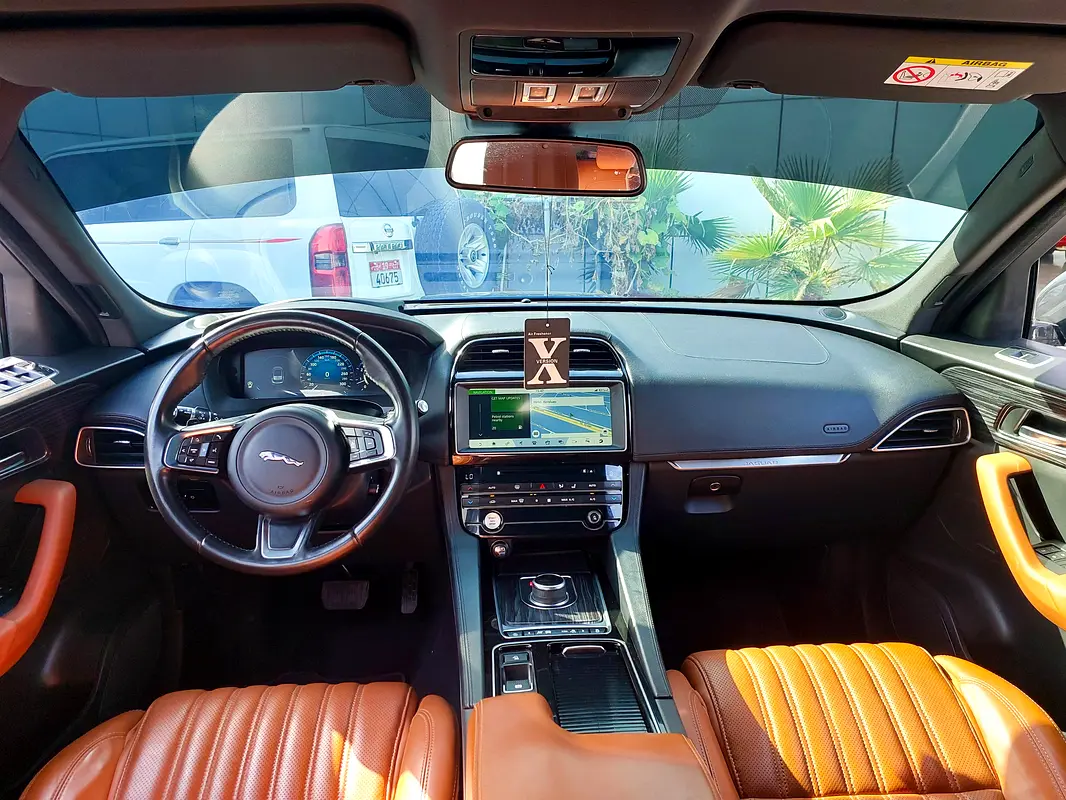 JAGUAR F-Pace 25T 2018 - photo 9 - Import Émirats | International Cars