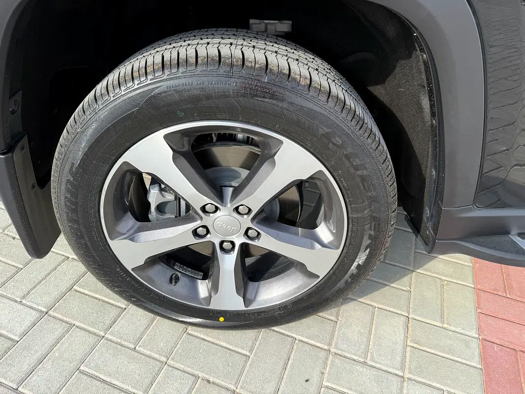 JEEP Grand Cherokee Limited 2024 - photo 7 - Import Émirats | International Cars