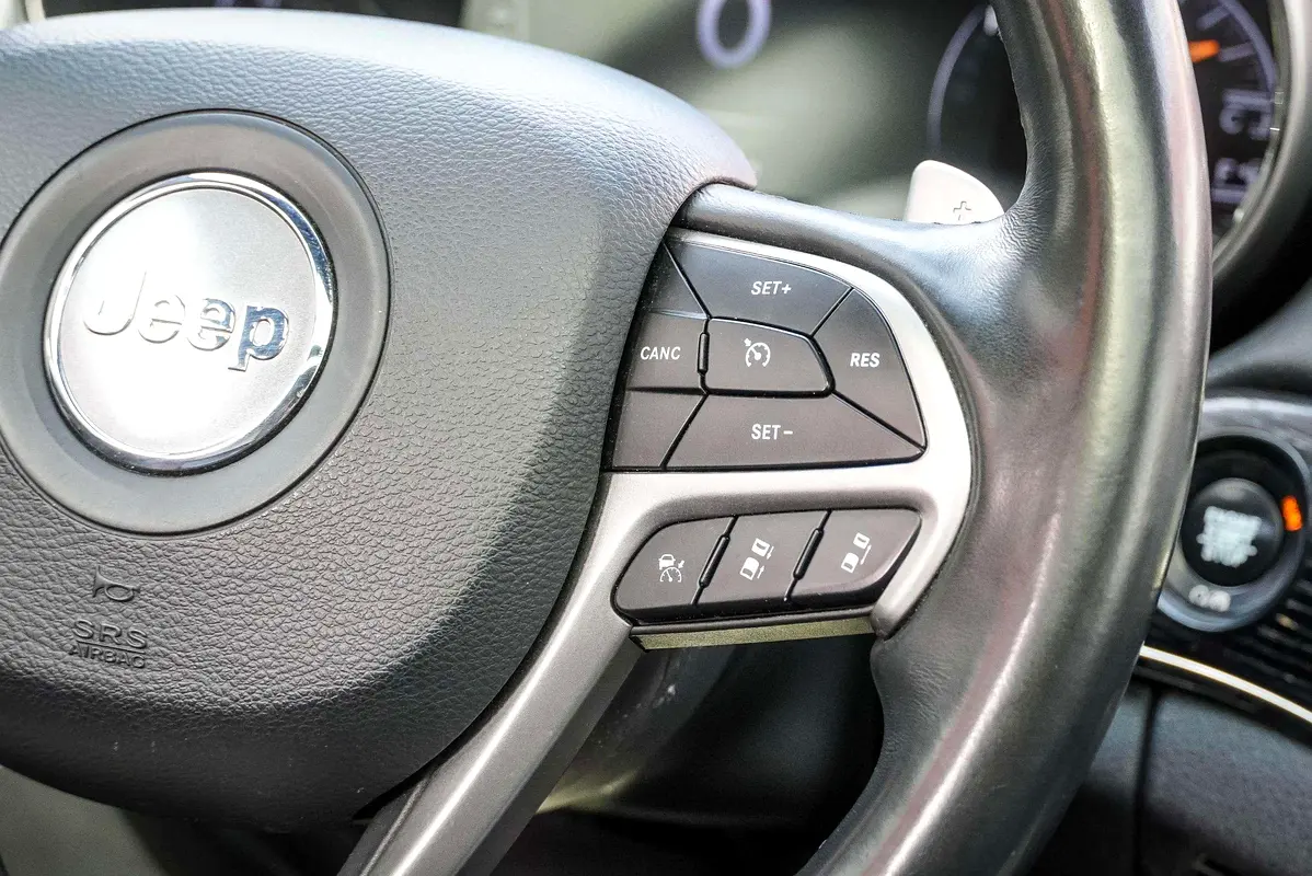 JEEP Grand Cherokee S 2019 - photo 11 - Import Émirats | International Cars