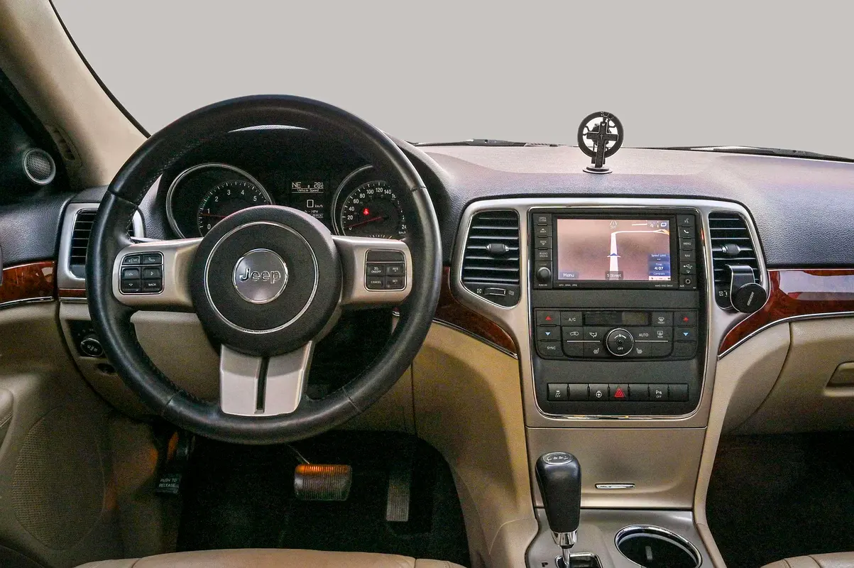 JEEP Grand Cherokee Limited 2013 - photo 10 - Import Émirats | International Cars