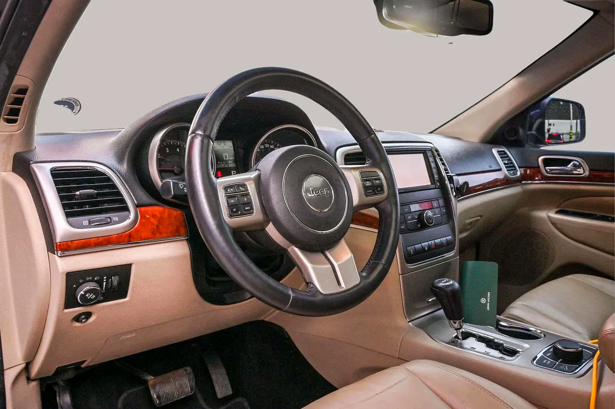 JEEP Grand Cherokee Limited 2013 - photo 11 - Import Émirats | International Cars