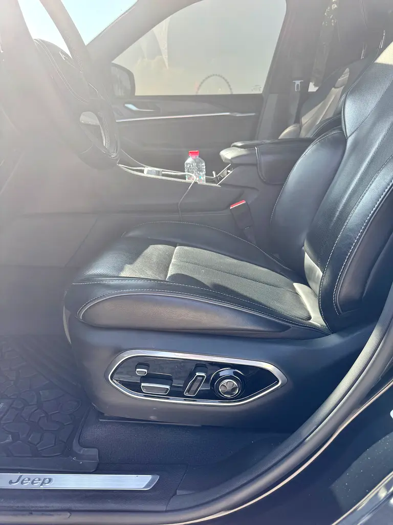 JEEP Grand Cherokee Overland 2023 - photo 10 - Import Émirats | International Cars
