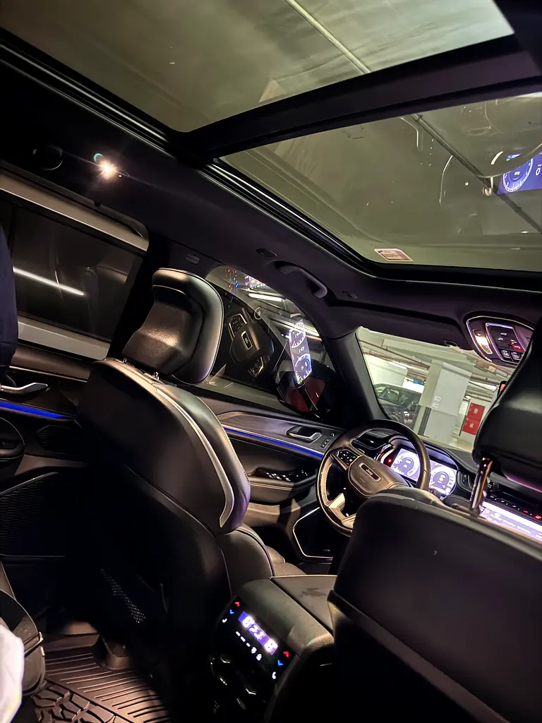 JEEP Grand Cherokee Overland 2023 - photo 12 - Import Émirats | International Cars