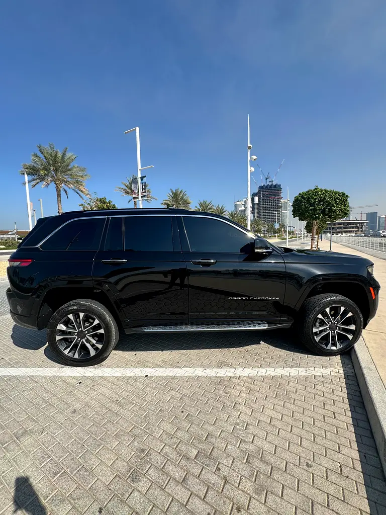 JEEP Grand Cherokee Overland 2023 - photo 3 - Import Émirats | International Cars