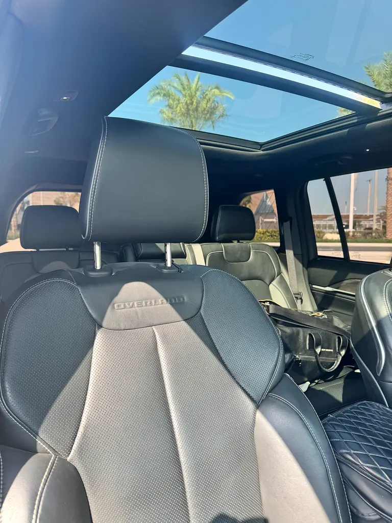 JEEP Grand Cherokee Overland 2023 - photo 8 - Import Émirats | International Cars