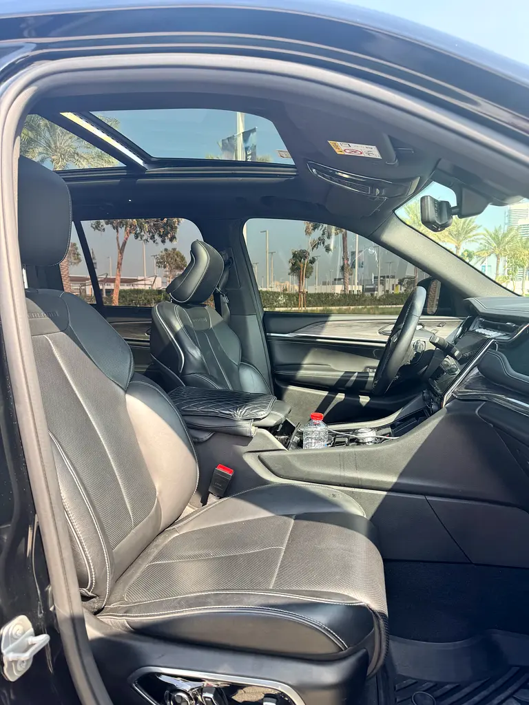 JEEP Grand Cherokee Overland 2023 - photo 9 - Import Émirats | International Cars