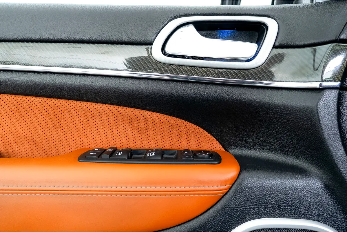 JEEP Grand Cherokee SRT 2019 - photo 11 - Import Émirats | International Cars