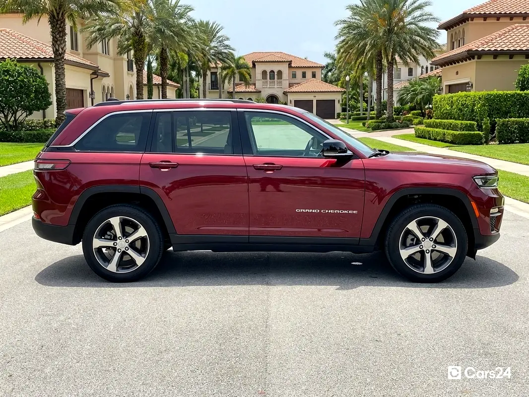 JEEP Grand Cherokee Limited 2023 - photo 5 - Import Émirats | International Cars