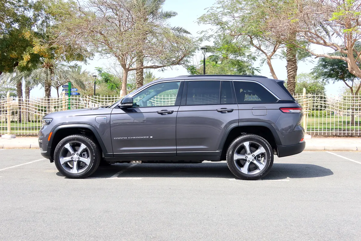 JEEP Grand Cherokee Summit 2024 - photo 5 - Import Émirats | International Cars