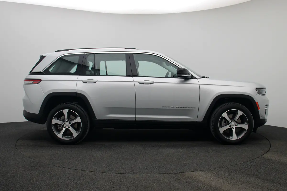 JEEP Grand Cherokee Limited 2024 - photo 8 - Import Émirats | International Cars