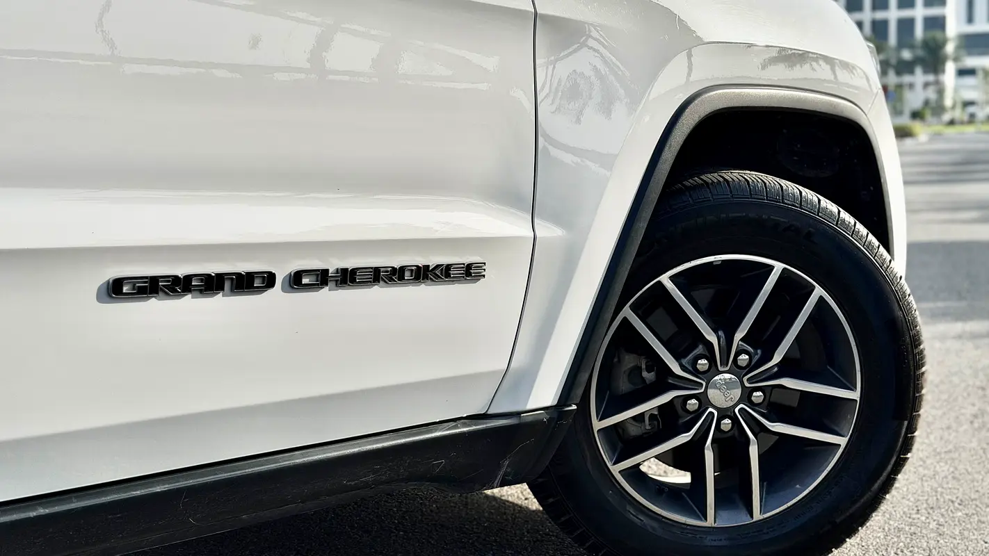 JEEP Grand Cherokee Limited 2017 - photo 6 - Import Émirats | International Cars
