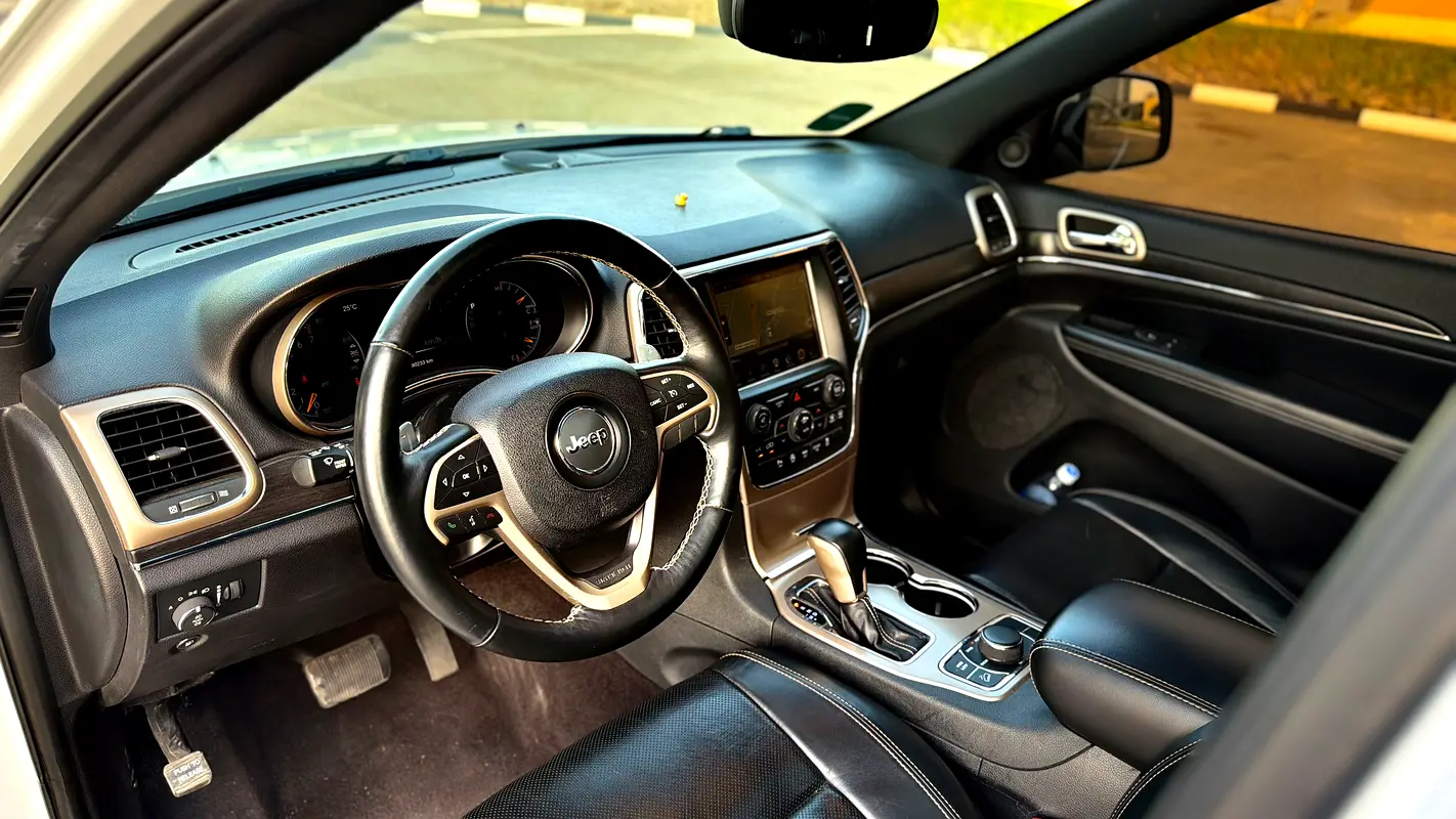 JEEP Grand Cherokee Limited 2017 - photo 8 - Import Émirats | International Cars