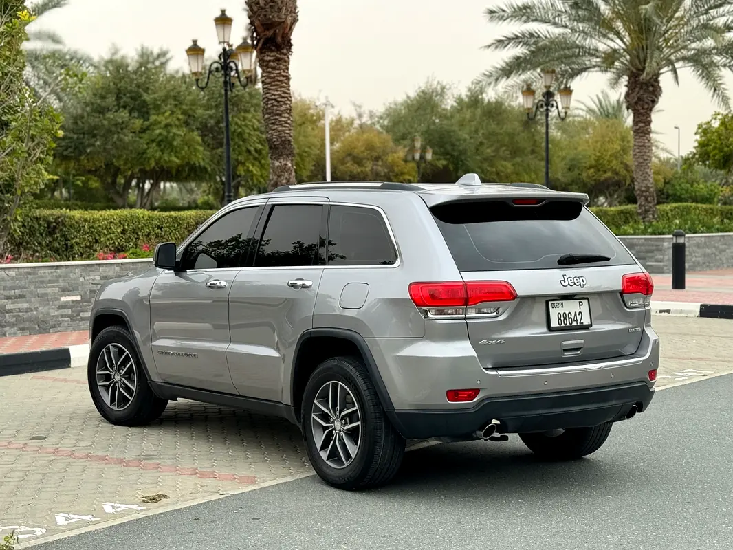 JEEP Grand Cherokee Limited 2018 - photo 7 - Import Émirats | International Cars