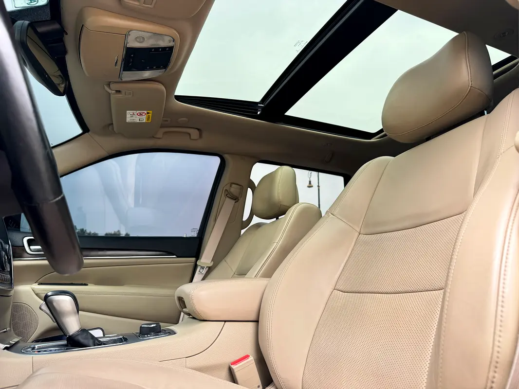 JEEP Grand Cherokee Limited 2018 - photo 9 - Import Émirats | International Cars