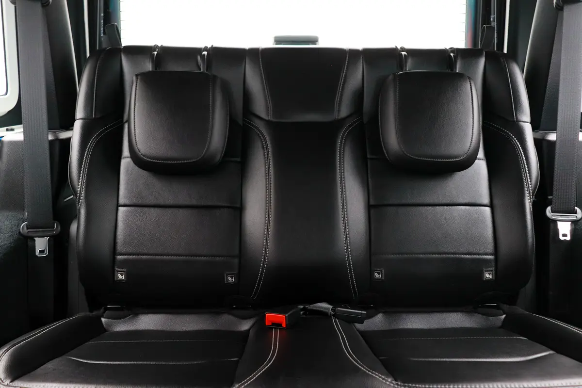 JEEP Wrangler Sahara 2023 - photo 10 - Import Émirats | International Cars