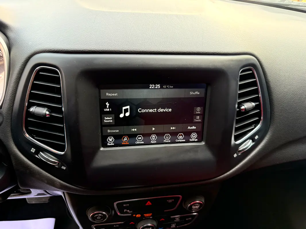 JEEP Compass Longitude 2020 - photo 10 - Import Émirats | International Cars