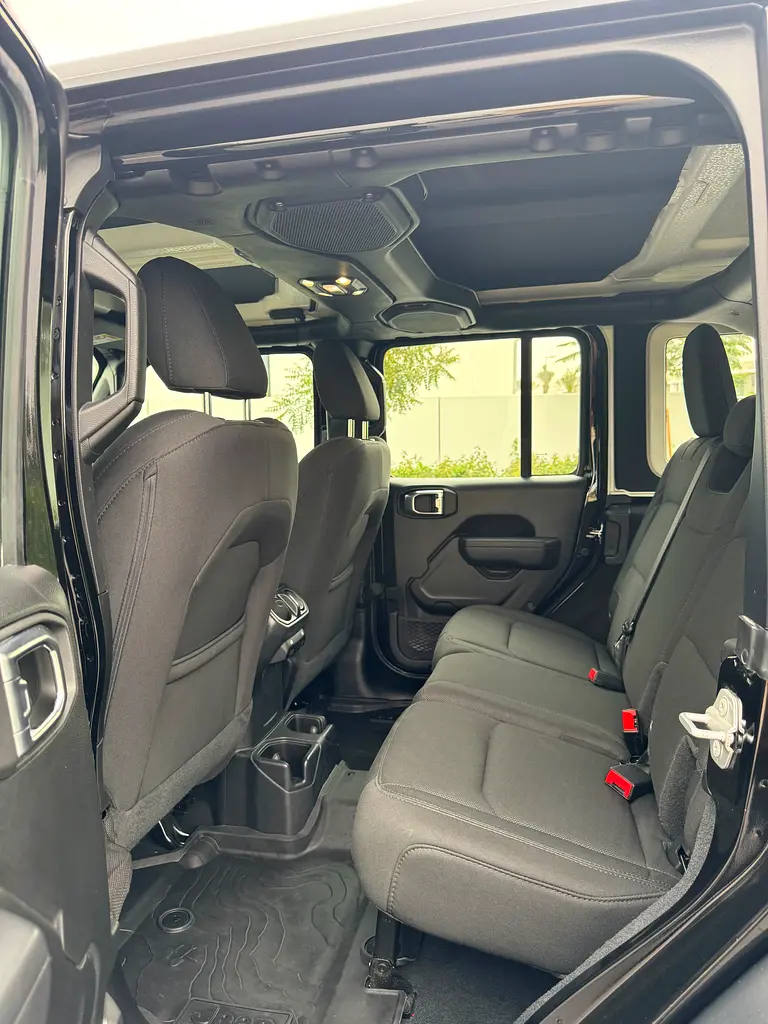 JEEP Wrangler Unlimited Sport 2023 - photo 4 - Import Émirats | International Cars