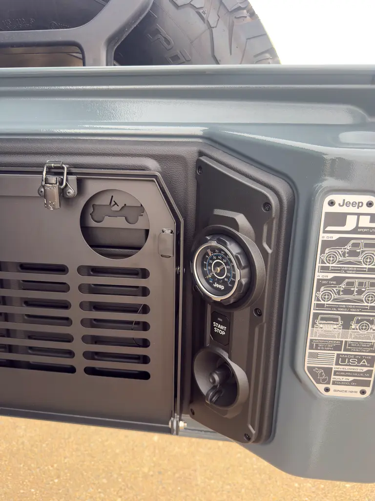 JEEP Wrangler Unlimited Rubicon 392 2025 - photo 9 - Import Émirats | International Cars