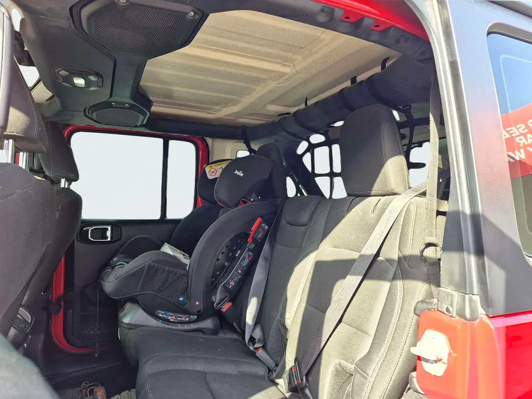 JEEP Wrangler Unlimited Sport 2018 - photo 4 - Import Émirats | International Cars