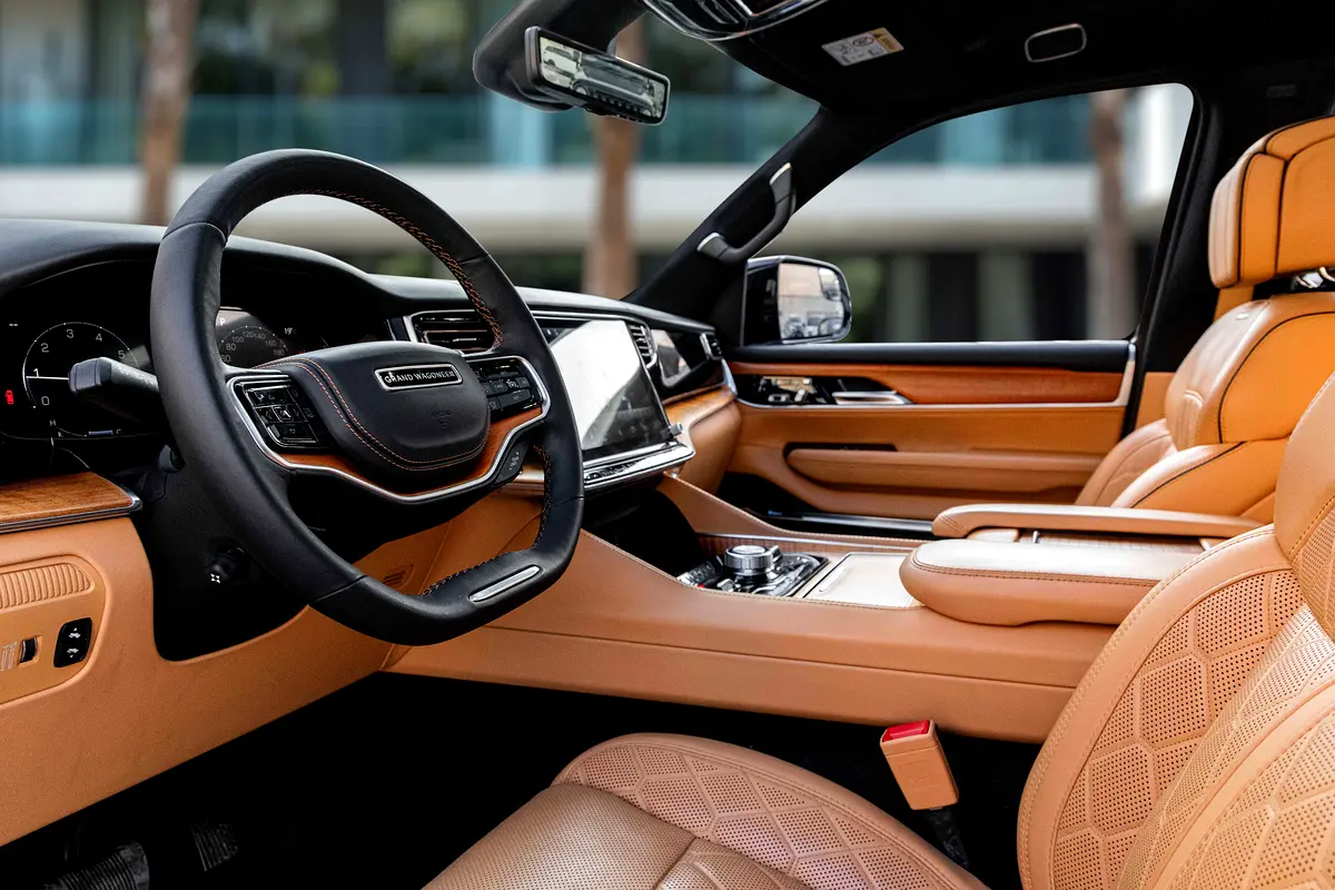 JEEP Grand Wagoneer Series III 2023 - photo 9 - Import Émirats | International Cars