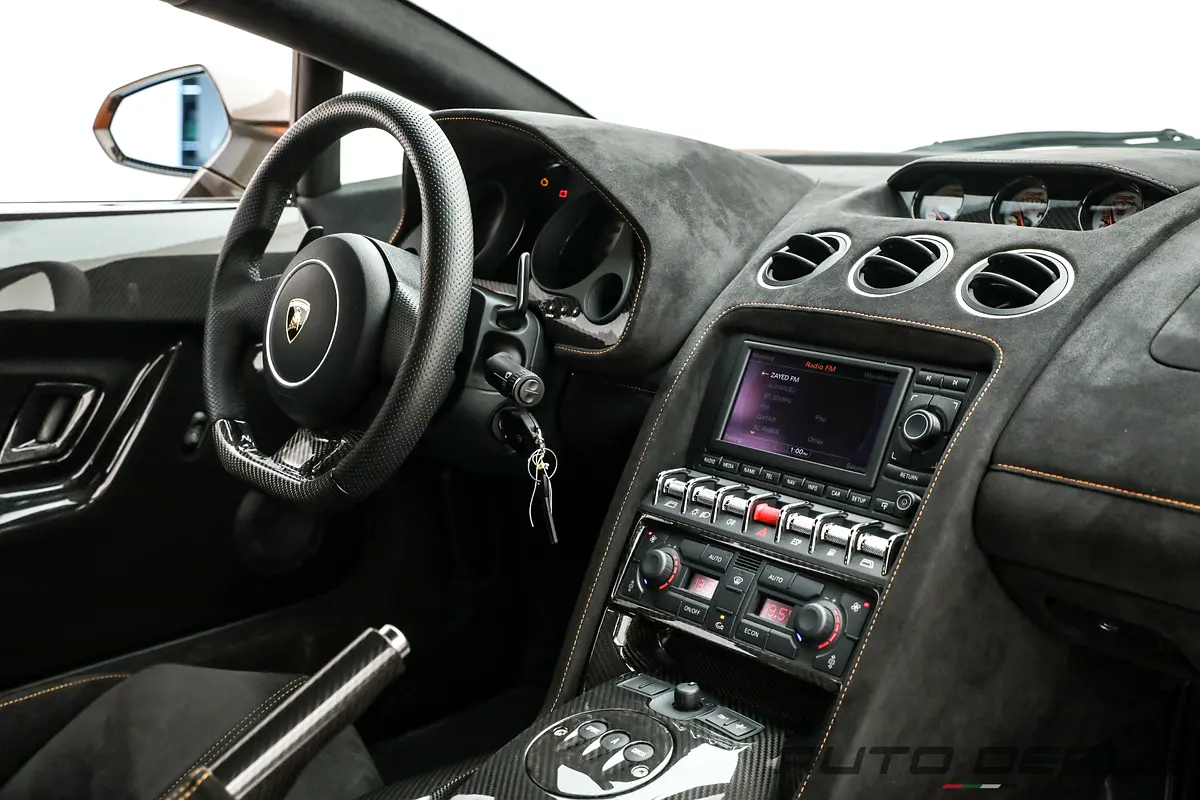 LAMBORGHINI Gallardo Lp570-4 Superleggera 2011 - photo 11 - Import Émirats | International Cars