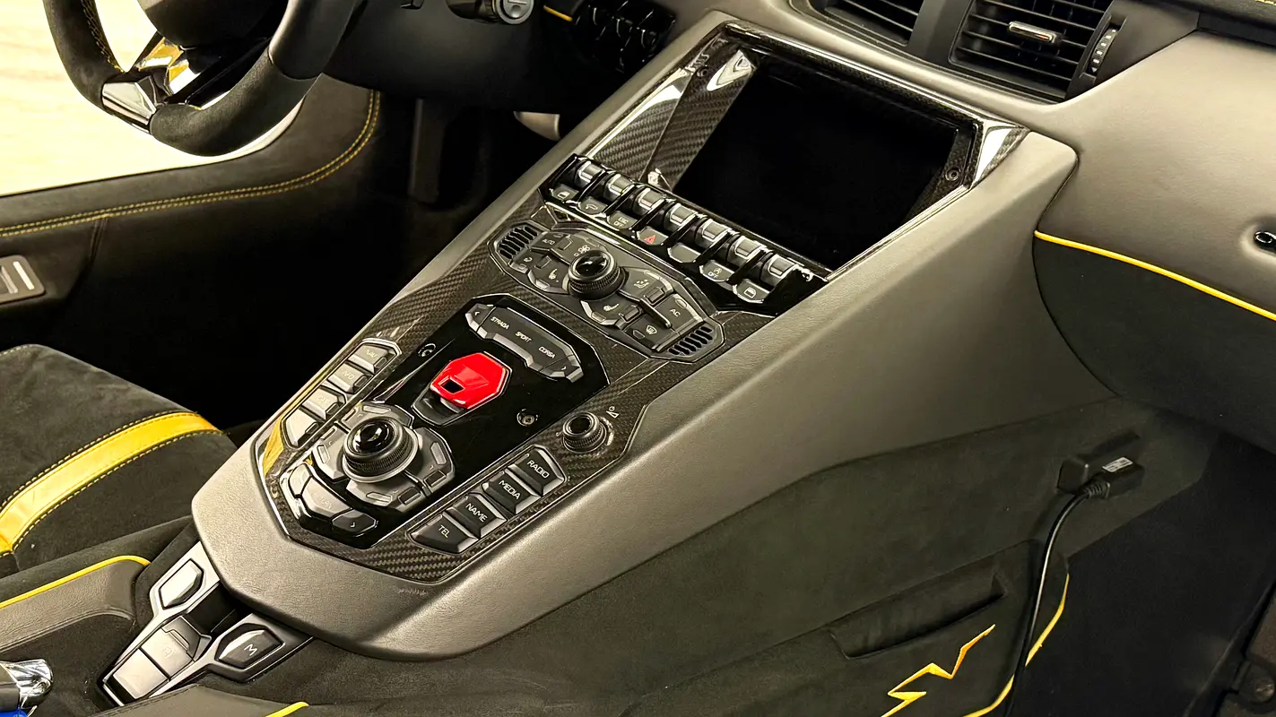 LAMBORGHINI Aventador LP 750-4 Superveloce 2017 - photo 7 - Import Émirats | International Cars